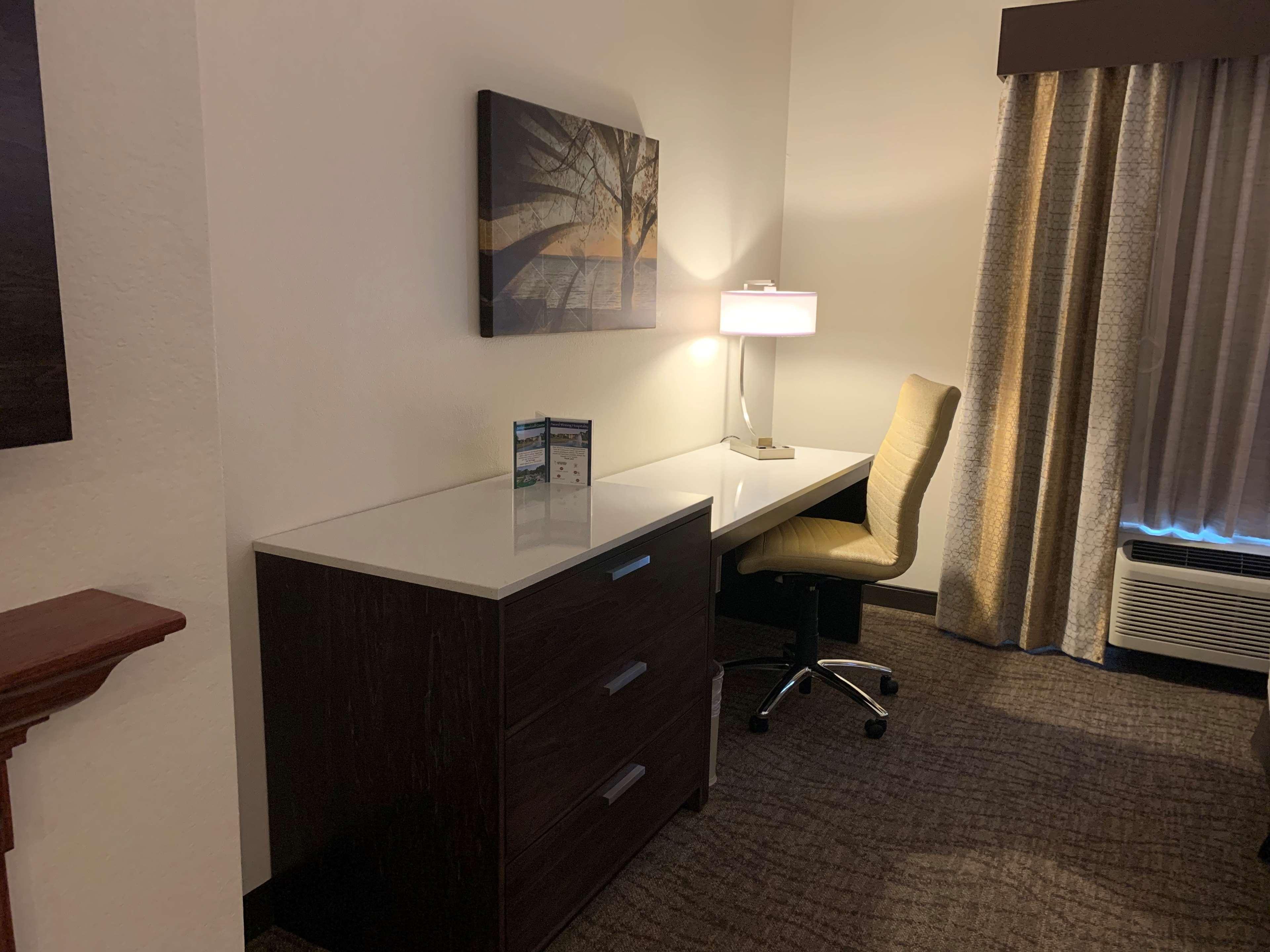 Best Western Premier Bridgewood Hotel Resort Neenah Exterior photo