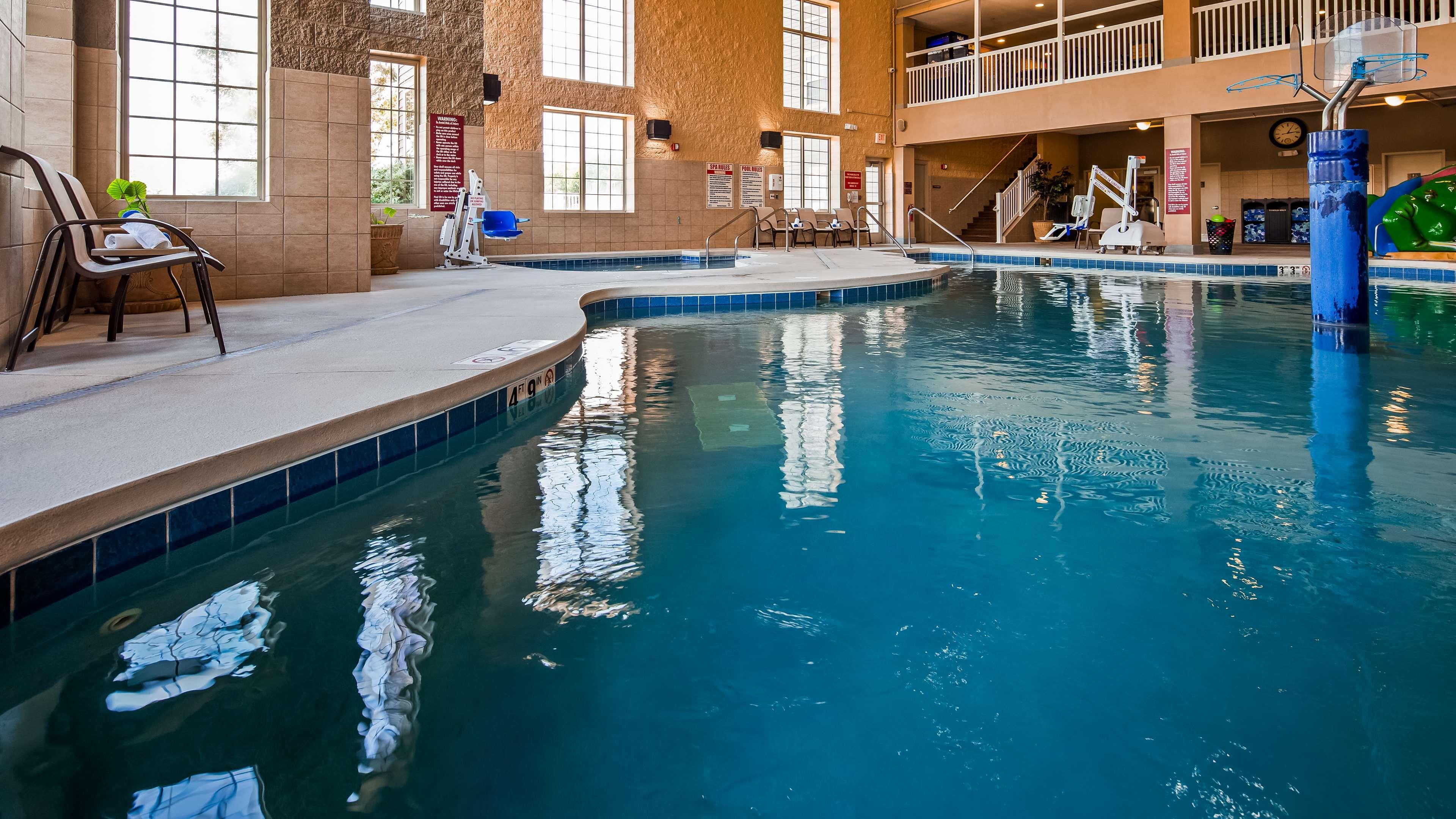 Best Western Premier Bridgewood Hotel Resort Neenah Exterior photo