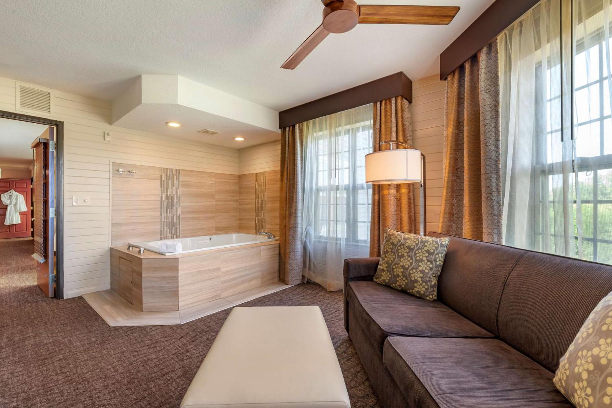Best Western Premier Bridgewood Hotel Resort Neenah Exterior photo