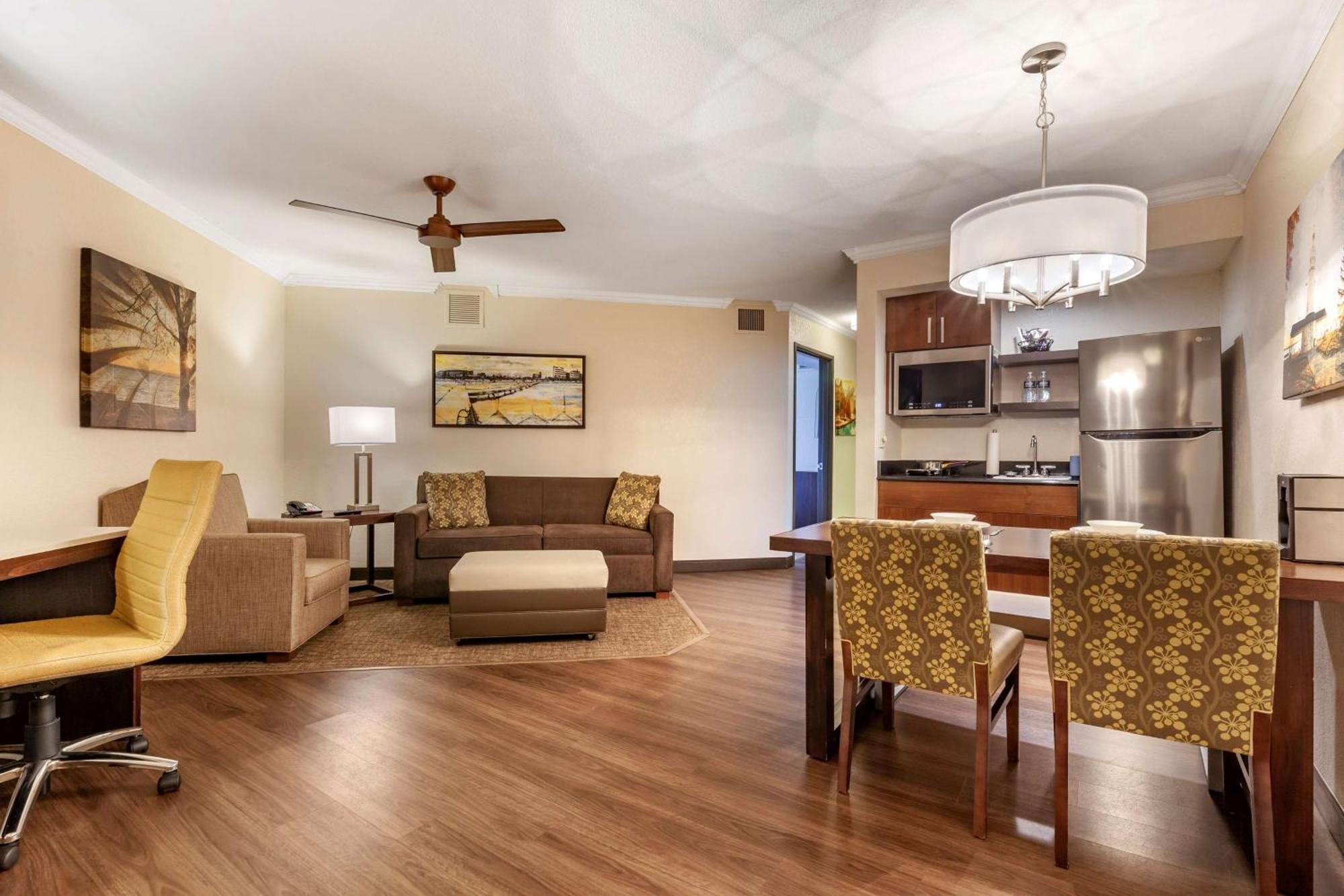 Best Western Premier Bridgewood Hotel Resort Neenah Exterior photo